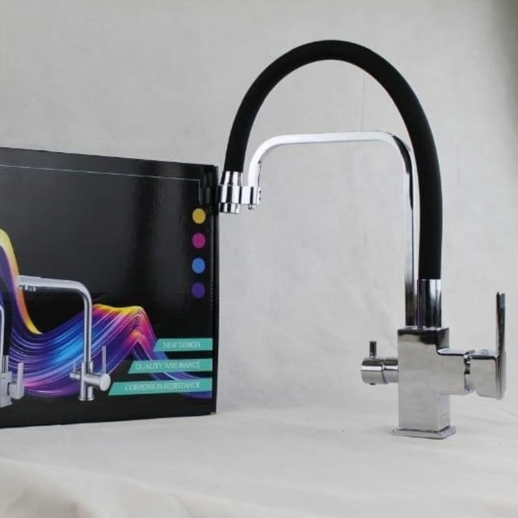 Robinet Cuisine Col de Cygne – Noir & Chrome