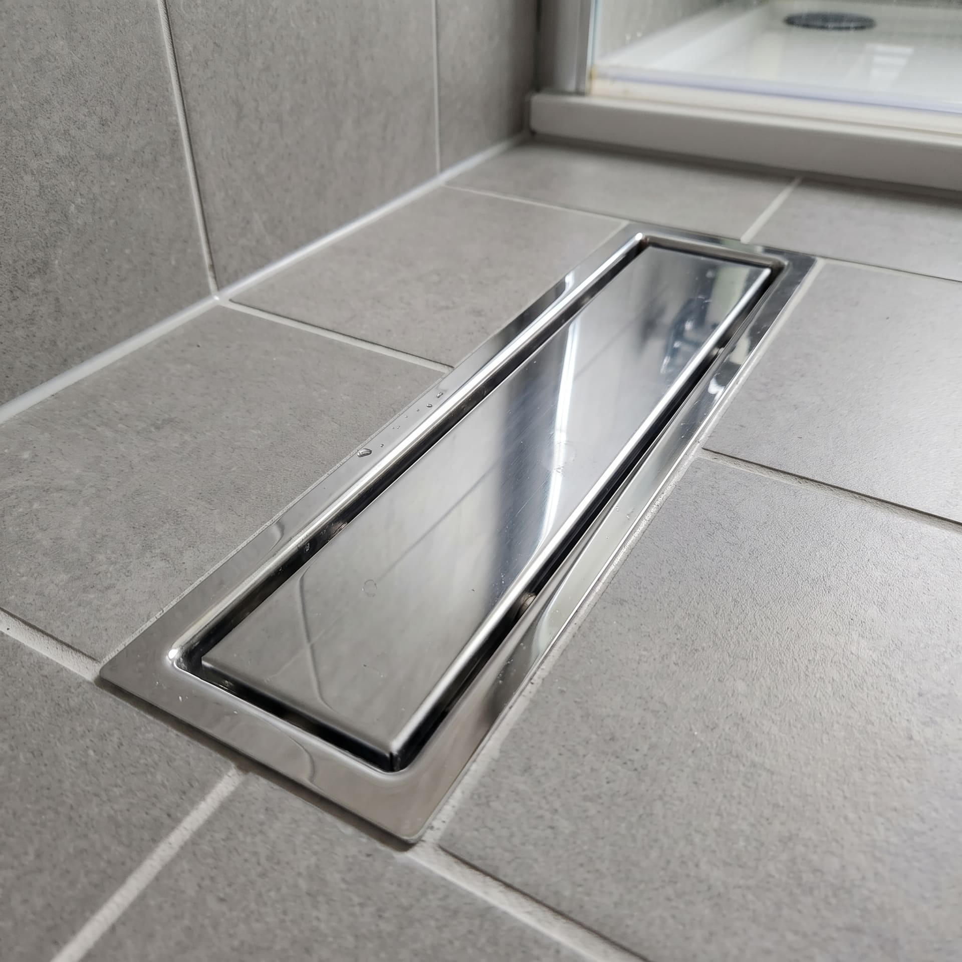 Siphon de sol linéaire en acier inoxydable argenté / chromé – 30x9 cm   