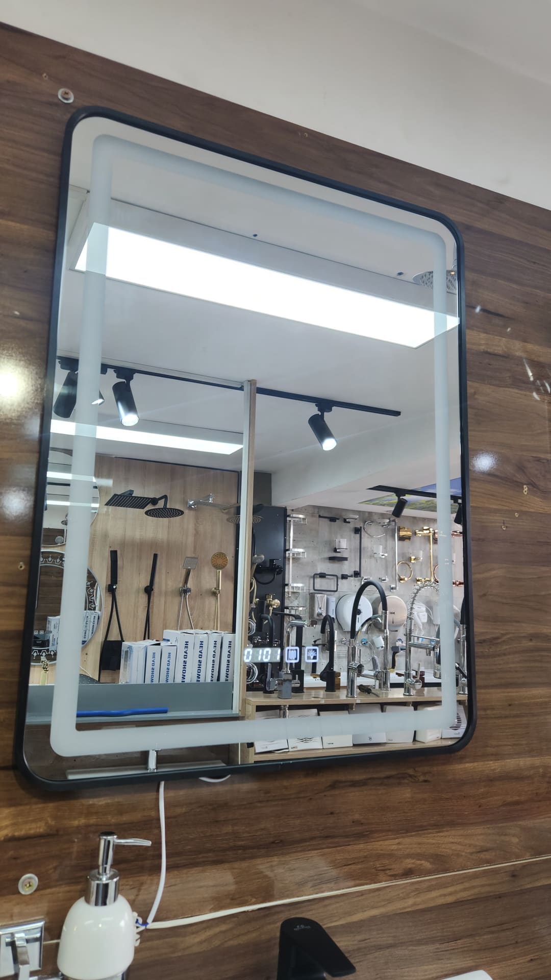 Miroir Rectangulaire LED Intelligent Cadre Noir Mat avec Écran Digital
